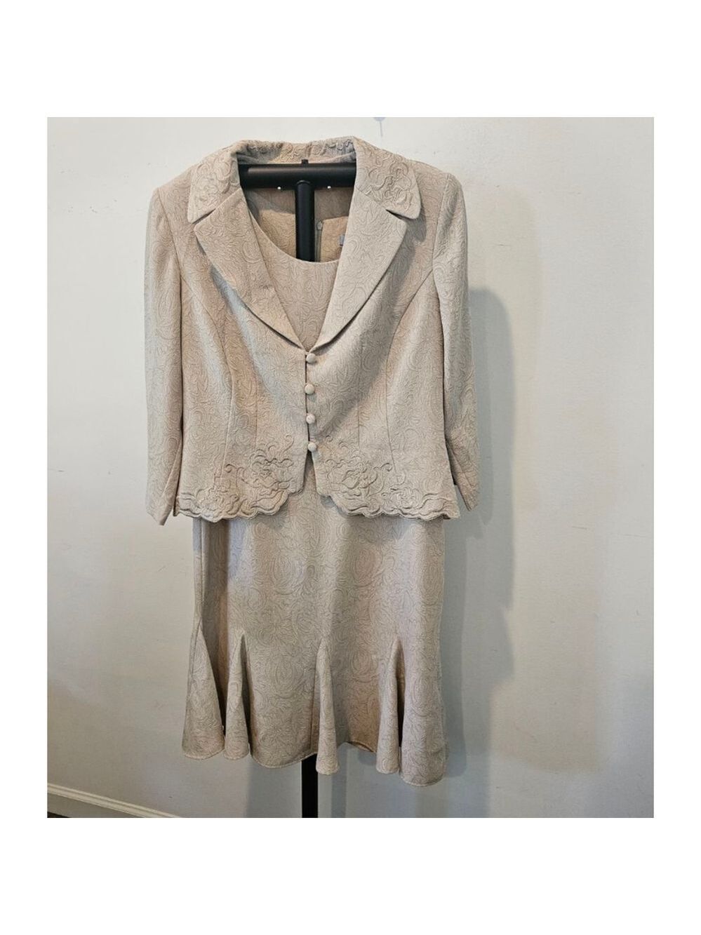 Women's Danny and Nicole Beige Paisley Dress Suit Size 12